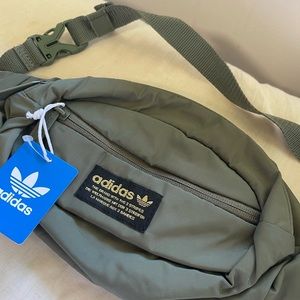 NWT ADIDAS GREEN FANNYPACK